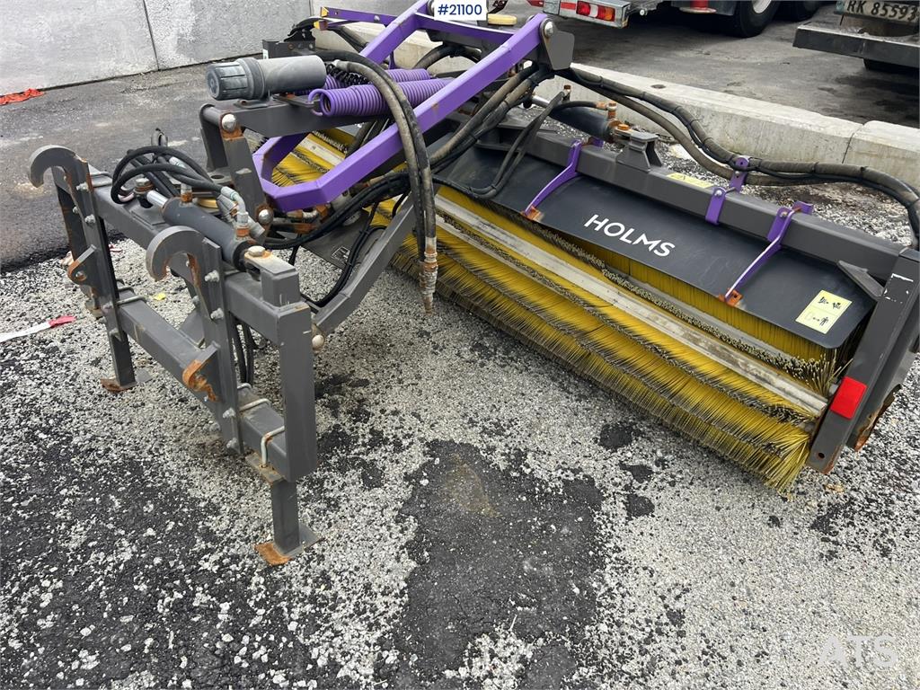 Holms SL-2.8 sweeper