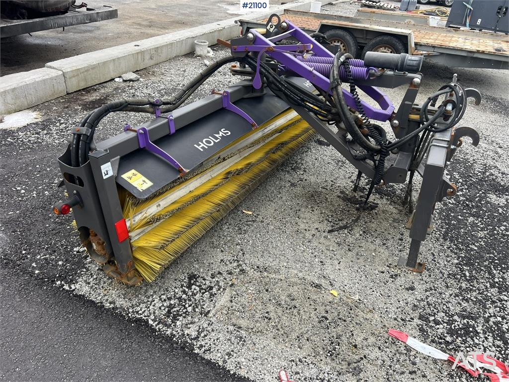 Holms SL-2.8 sweeper