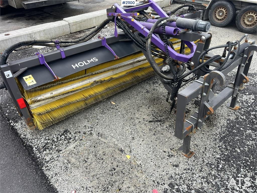 Holms SL-2.8 sweeper
