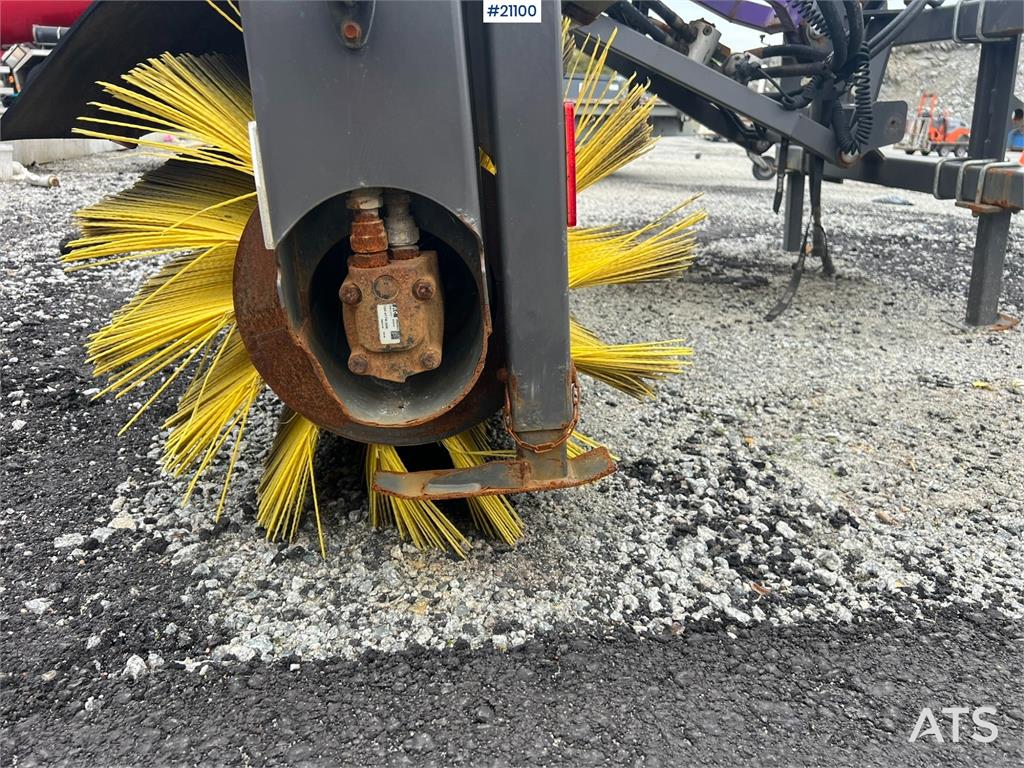 Holms SL-2.8 sweeper