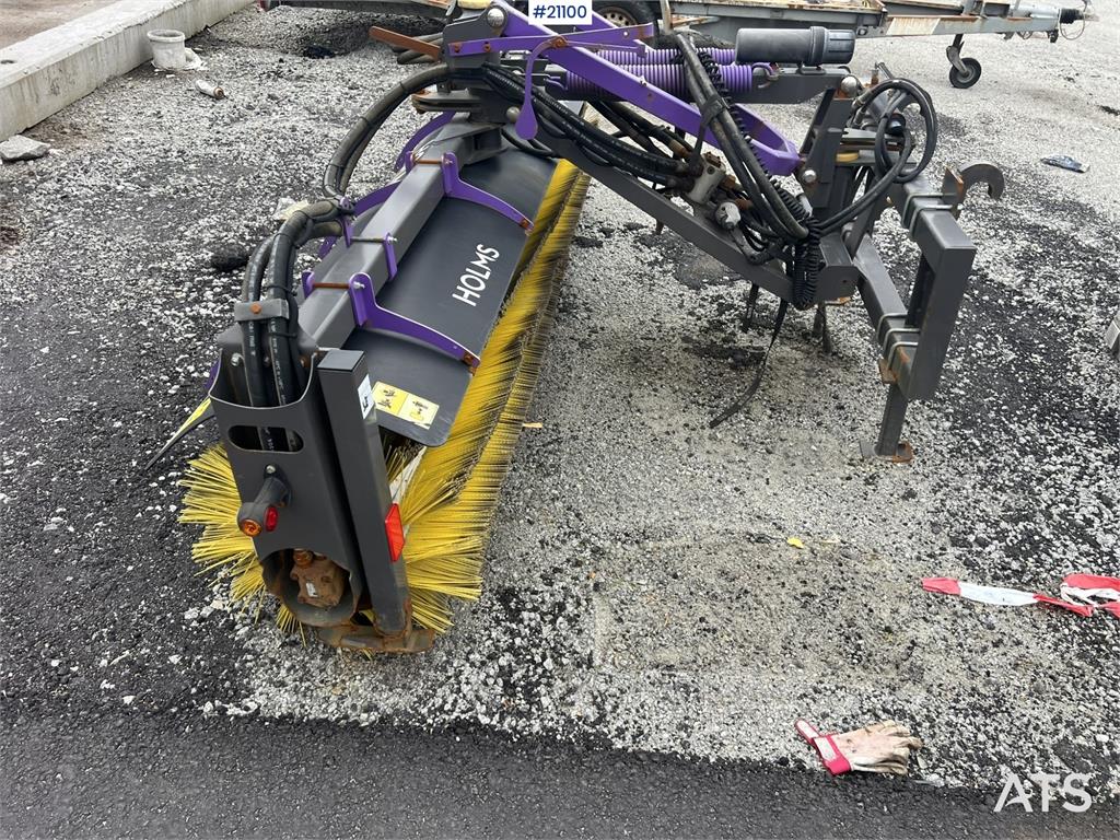 Holms SL-2.8 sweeper