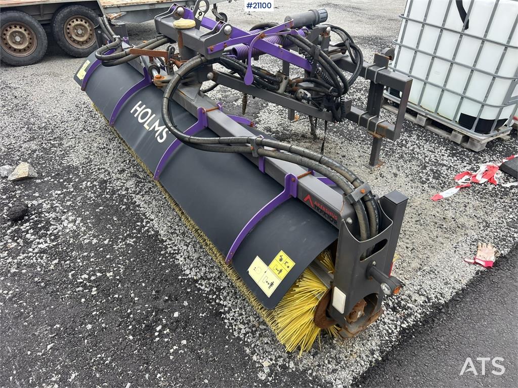 Holms SL-2.8 sweeper