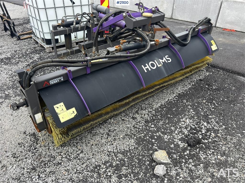 Holms SL-2.8 sweeper