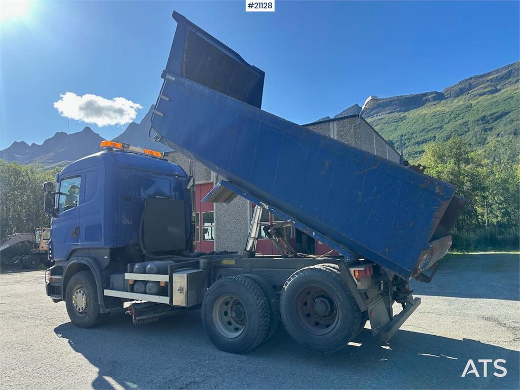 Scania R500 6x2 snow rigged tipper truck w/ plate and und