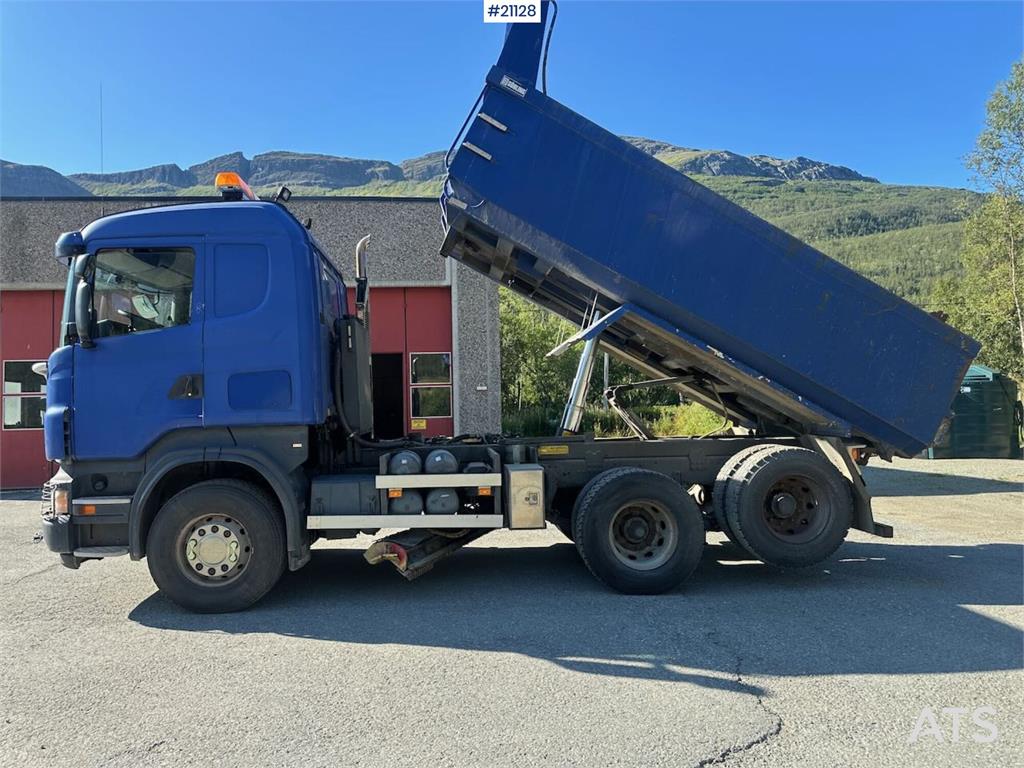 Scania R500 6x2 snow rigged tipper truck w/ plate and und