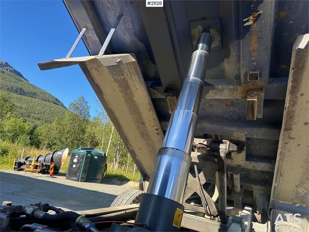 Scania R500 6x2 snow rigged tipper truck w/ plate and und