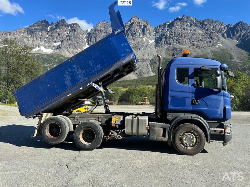 Scania R500 6x2 snow rigged tipper truck w/ plate and und