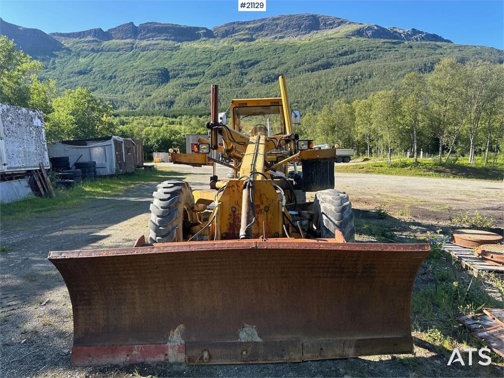 Nordverk 130 HVT grader w/ extra tires on rim. WATCH VIDEO.