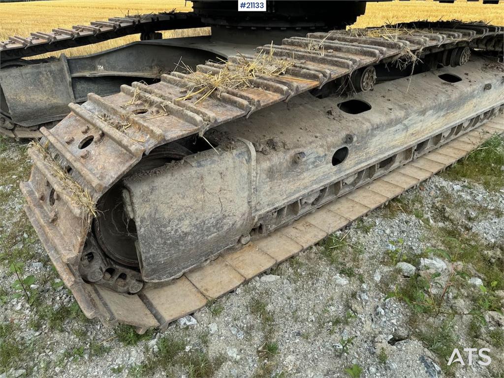 Volvo EC250DL Crawler excavator w/ bucket. Replaced chas