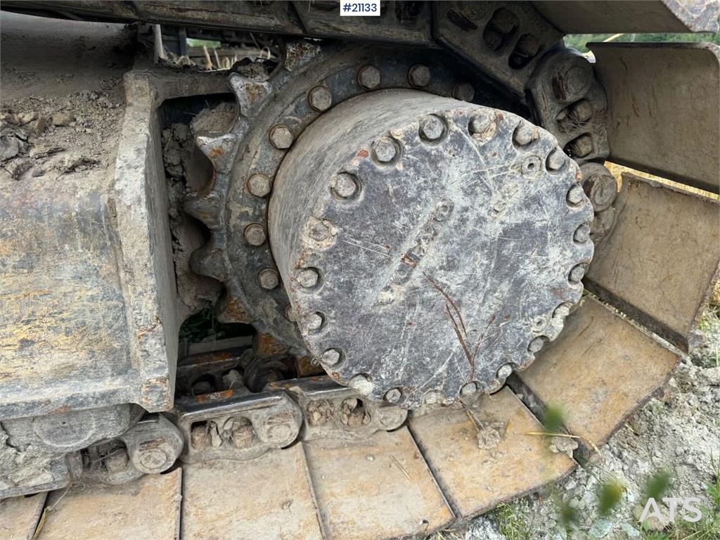 Volvo EC250DL Crawler excavator w/ bucket. Replaced chas