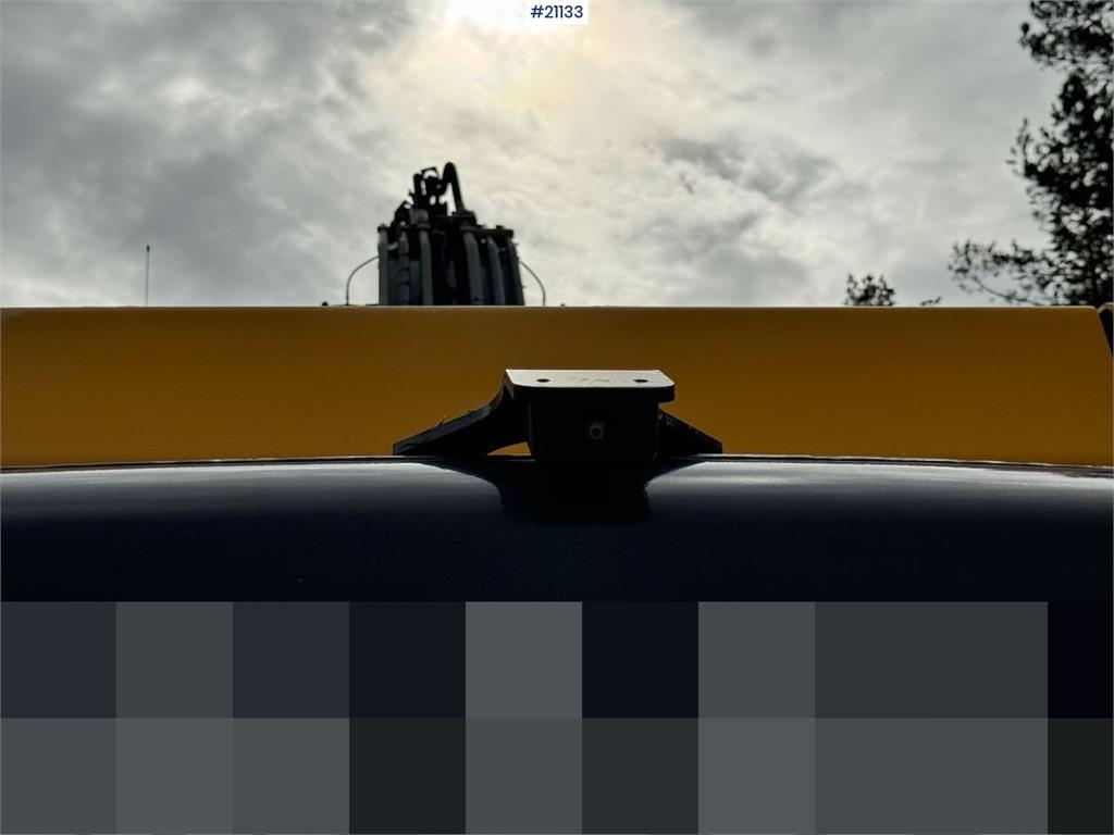 Volvo EC250DL Crawler excavator w/ bucket. Replaced chas