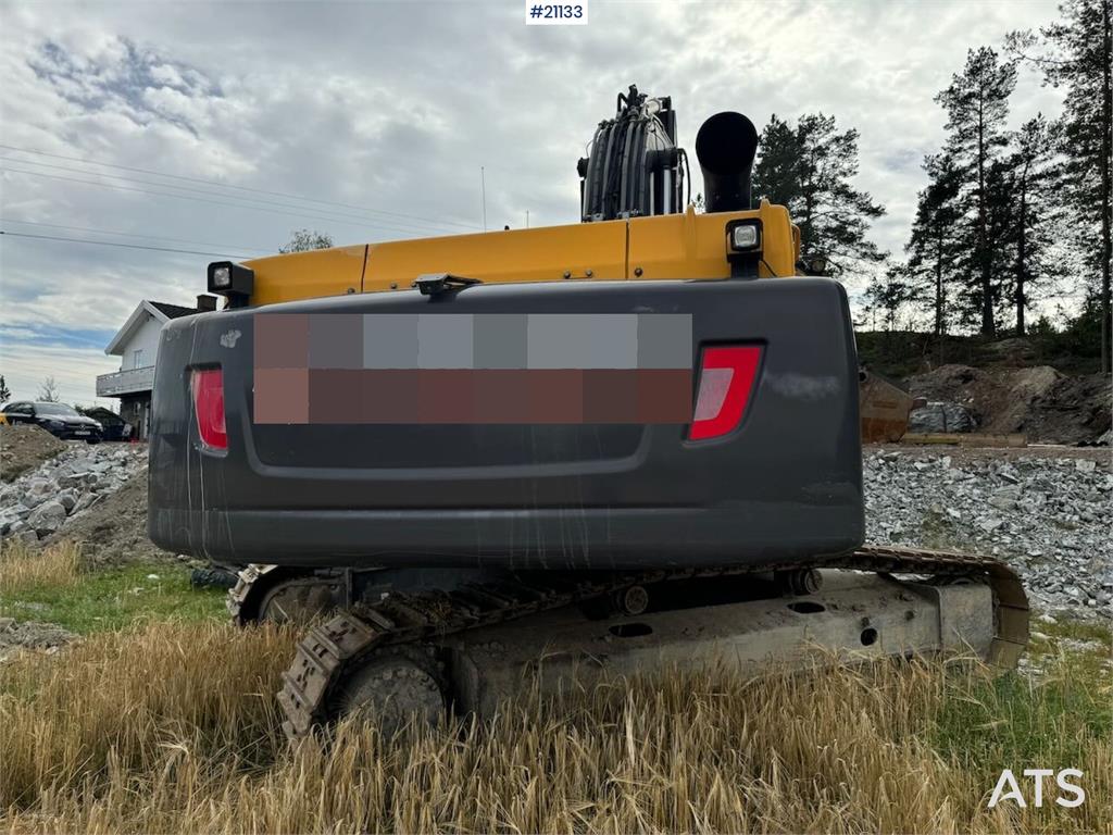 Volvo EC250DL Crawler excavator w/ bucket. Replaced chas