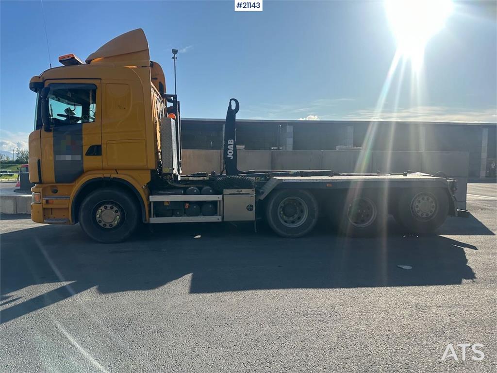 Scania G480 8x4 hook truck w/ 24 t/m hook and two sets of