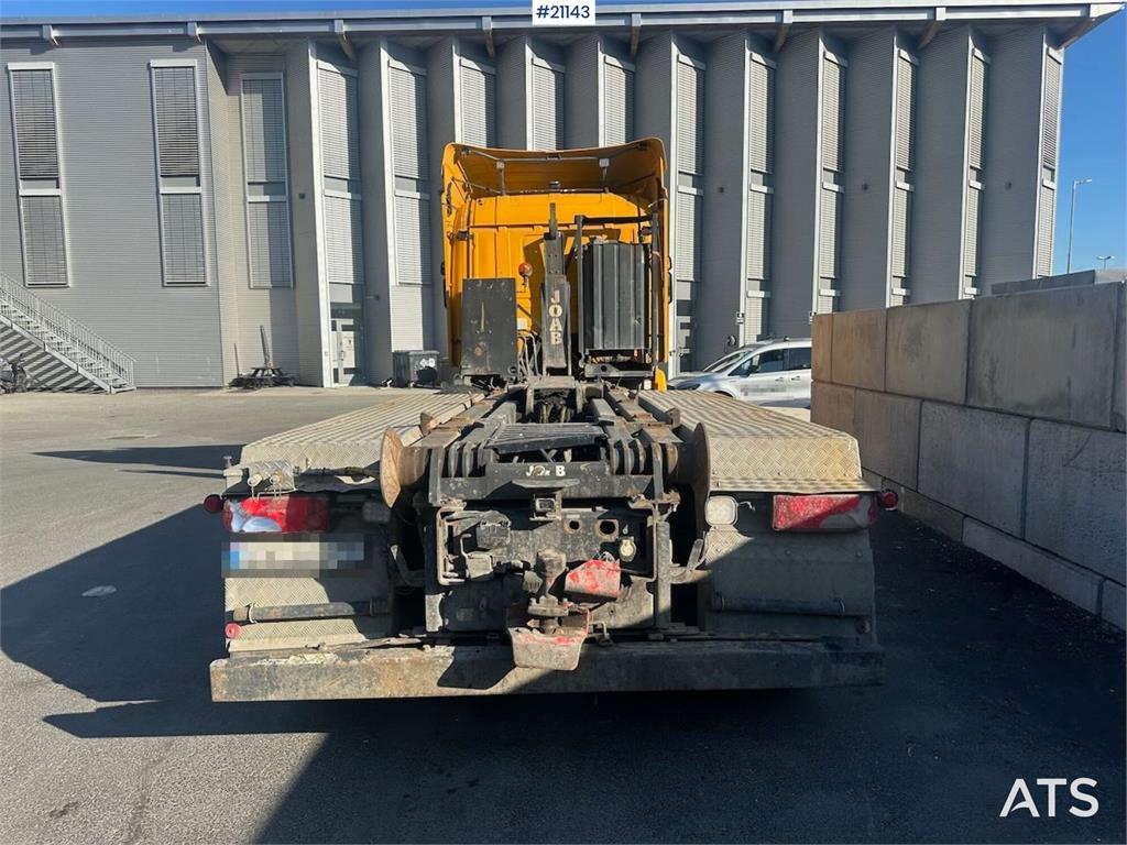Scania G480 8x4 hook truck w/ 24 t/m hook and two sets of