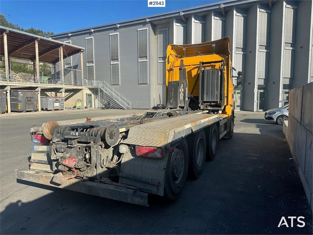 Scania G480 8x4 hook truck w/ 24 t/m hook and two sets of