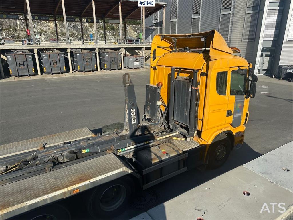 Scania G480 8x4 hook truck w/ 24 t/m hook and two sets of