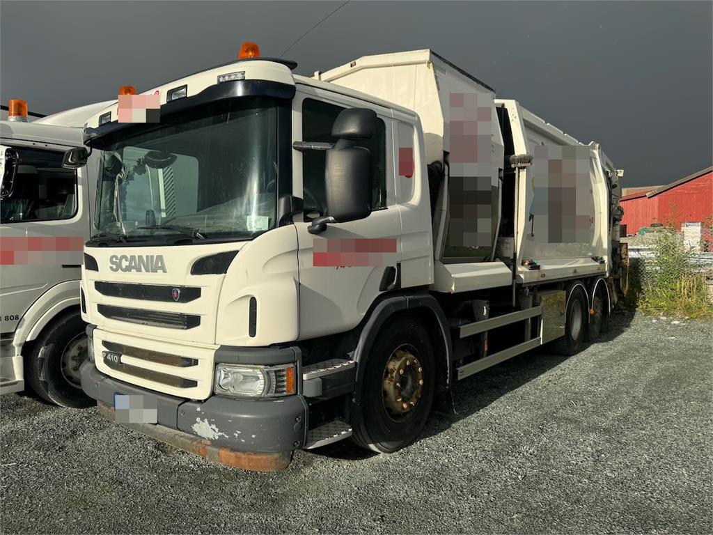 Scania P410 6x2 compactor truck w/ two chambers. Weight a