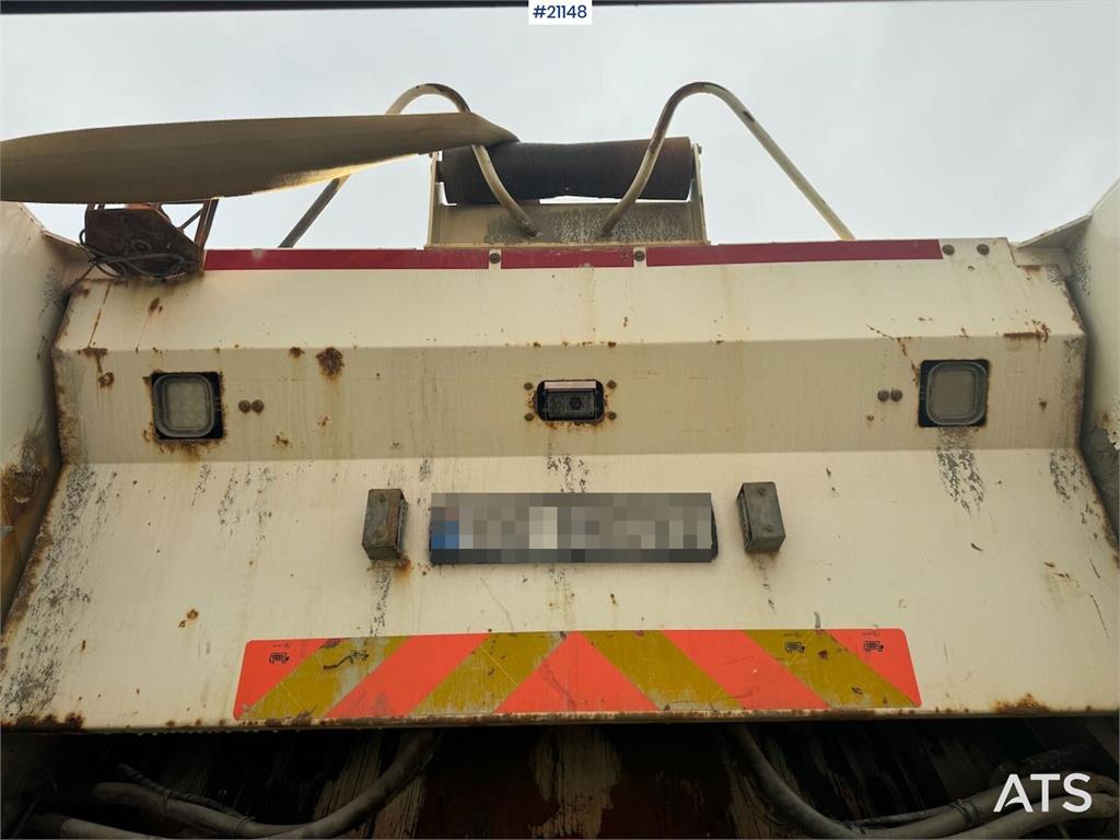 Scania P410 6x2 compactor truck w/ two chambers. Weight a