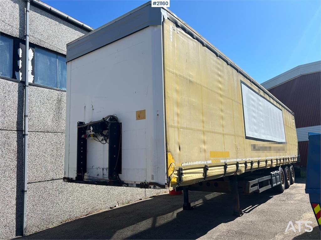 Kögel SN 24 3 axle trailer w/ full side opening on both