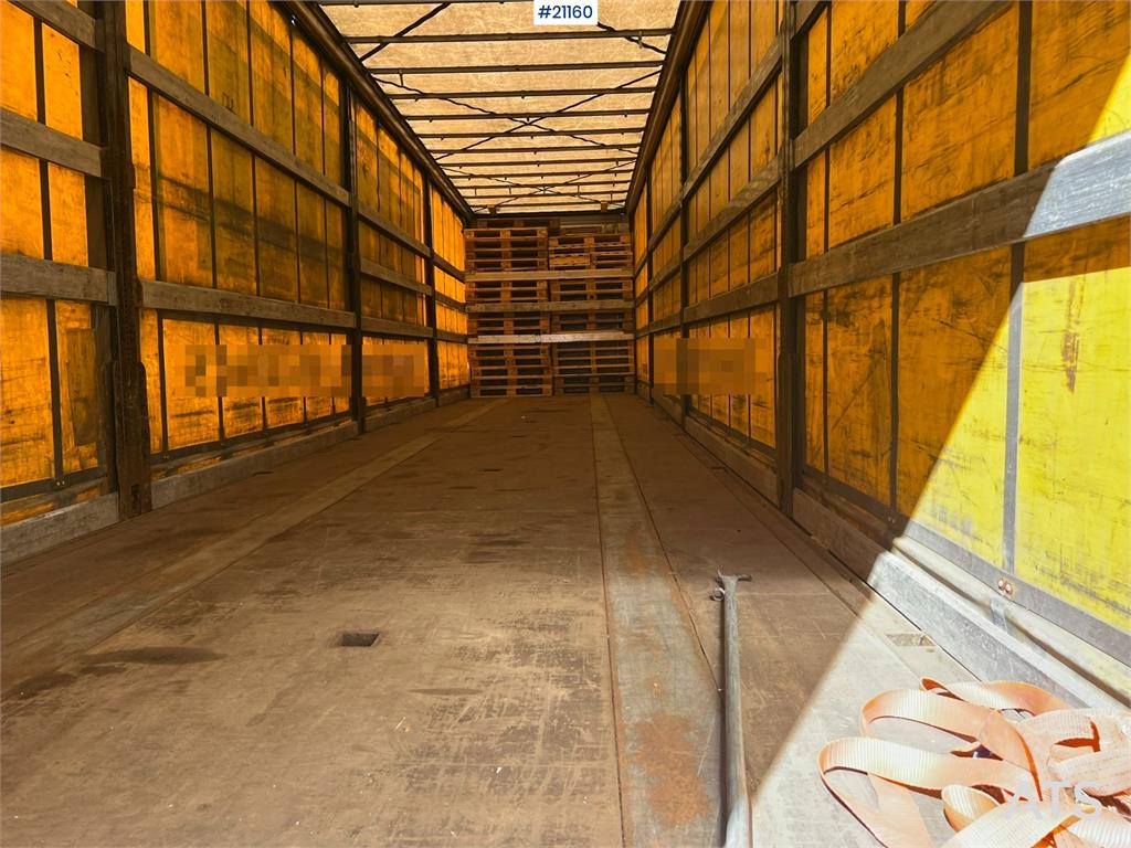Kögel SN 24 3 axle trailer w/ full side opening on both