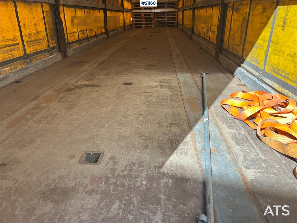 Kögel SN 24 3 axle trailer w/ full side opening on both