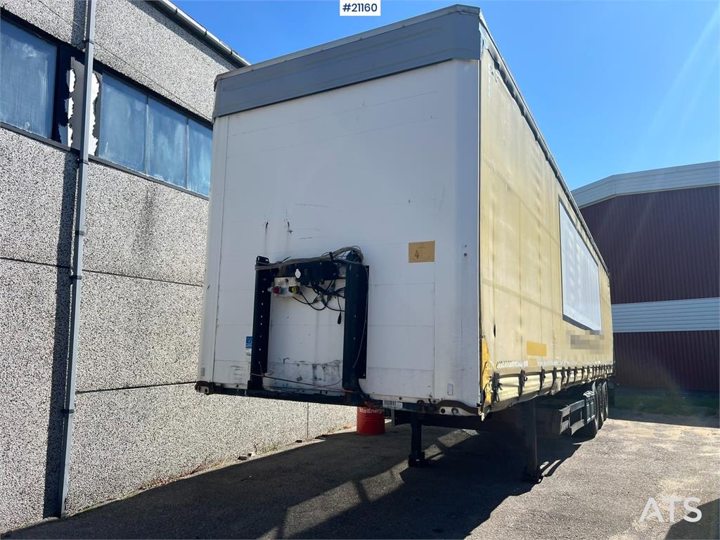 Kögel SN 24 3 axle trailer w/ full side opening on both