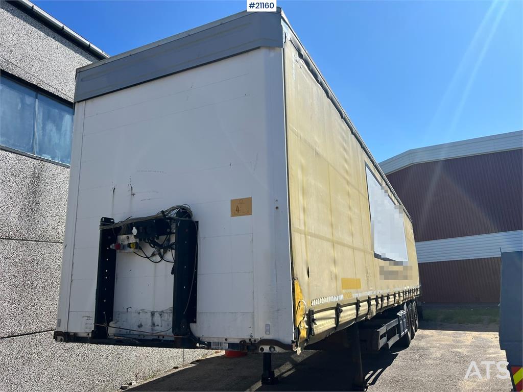 Kögel SN 24 3 axle trailer w/ full side opening on both