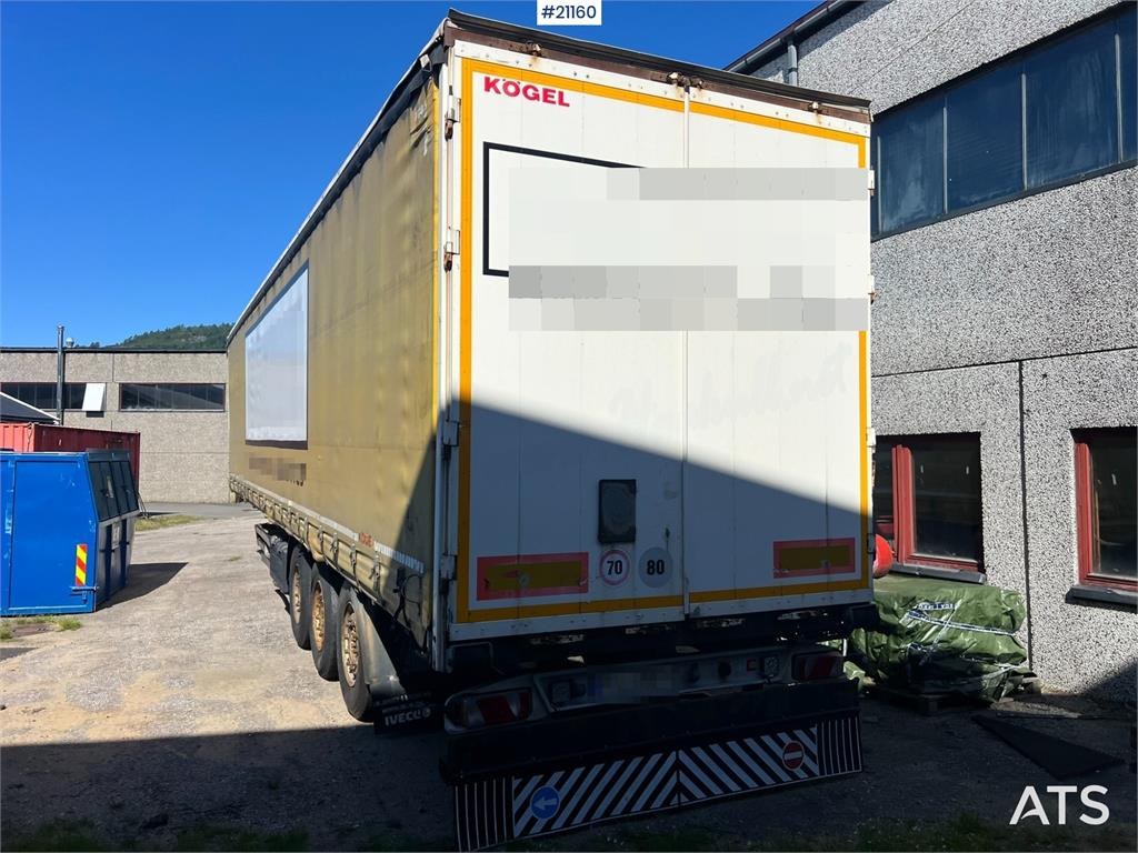 Kögel SN 24 3 axle trailer w/ full side opening on both