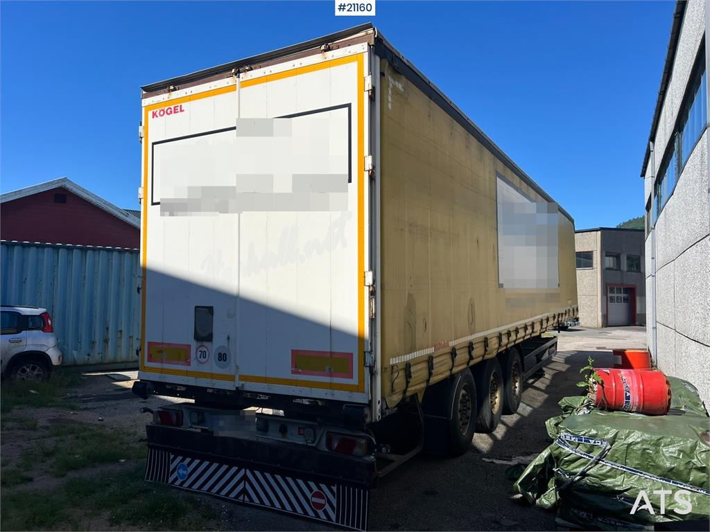 Kögel SN 24 3 axle trailer w/ full side opening on both