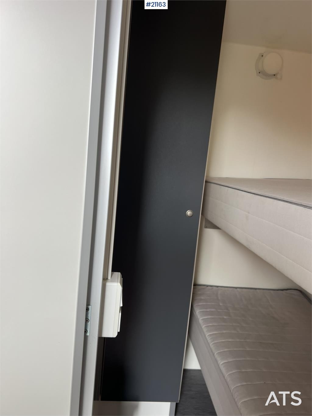 Scanvogn Residential Barracks w/ 2 bedrooms, shower, toilet