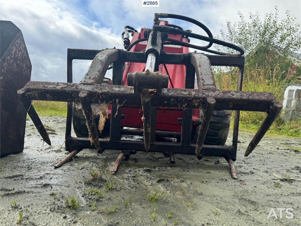 Kingcat KC500 w/ bucket and silo claw