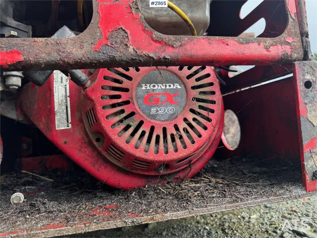 Kingcat KC500 w/ bucket and silo claw