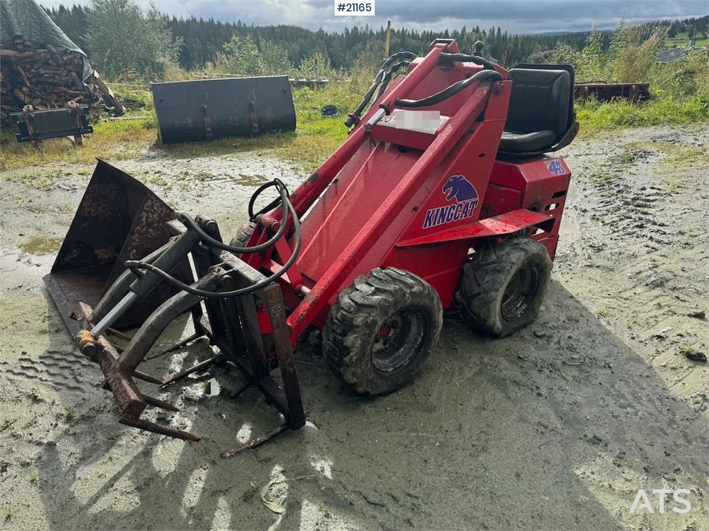 Kingcat KC500 w/ bucket and silo claw