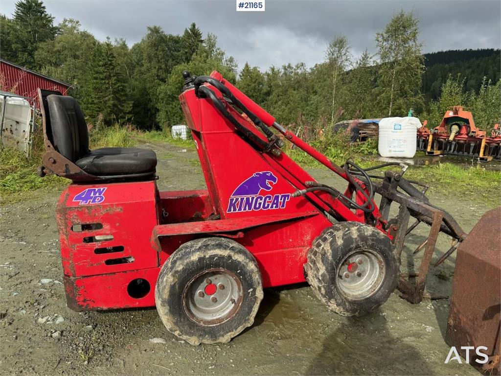 Kingcat KC500 w/ bucket and silo claw