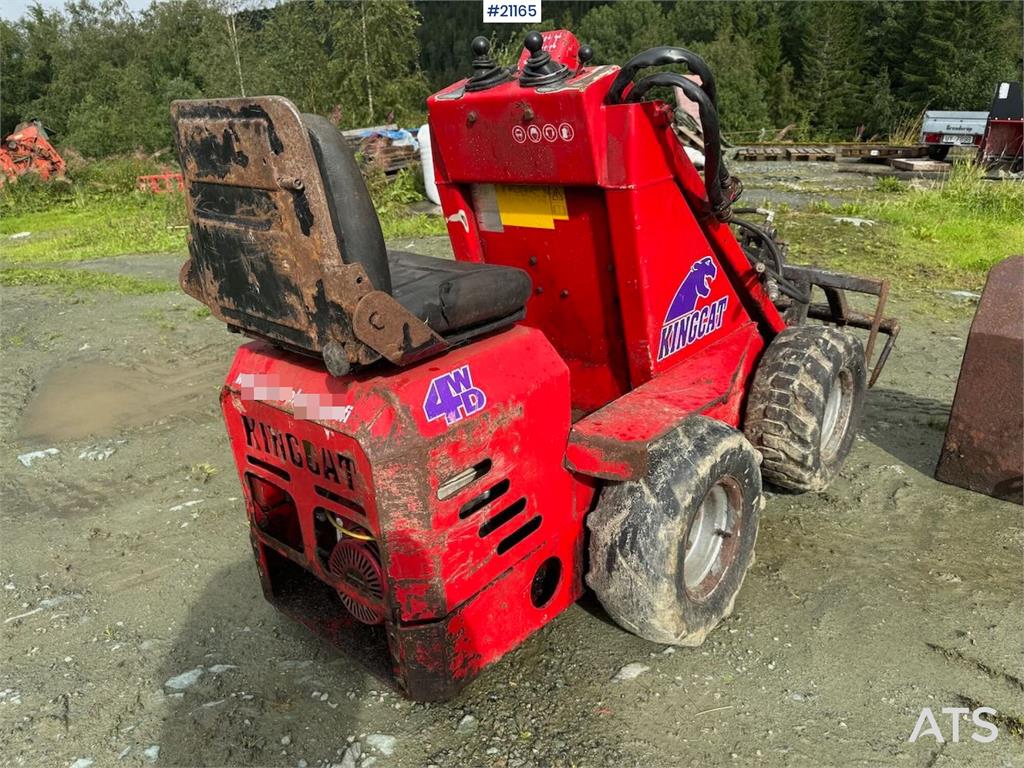 Kingcat KC500 w/ bucket and silo claw
