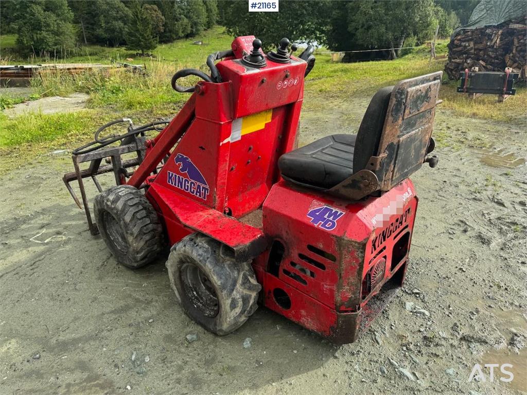 Kingcat KC500 w/ bucket and silo claw