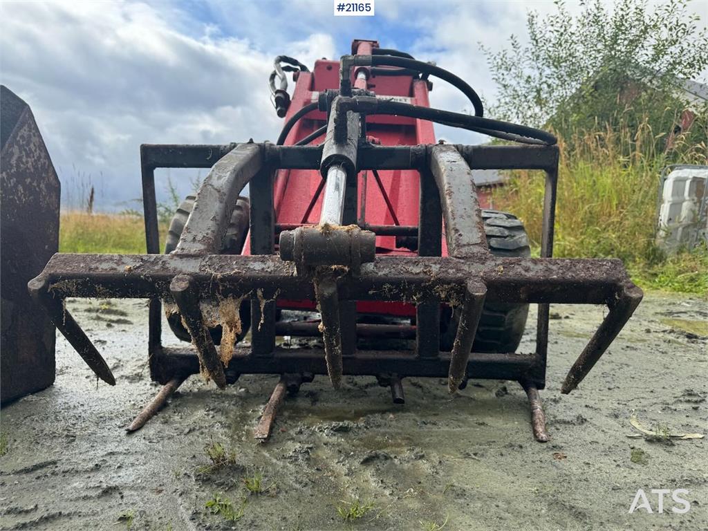 Kingcat KC500 w/ bucket and silo claw