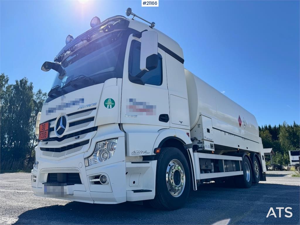 Mercedes-Benz Actros 2553 Tank truck w/ vm tarm trailer.