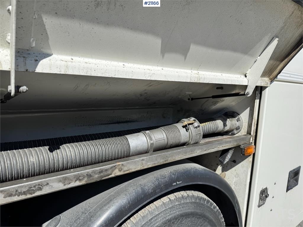 Mercedes-Benz Actros 2553 Tank truck w/ vm tarm trailer.