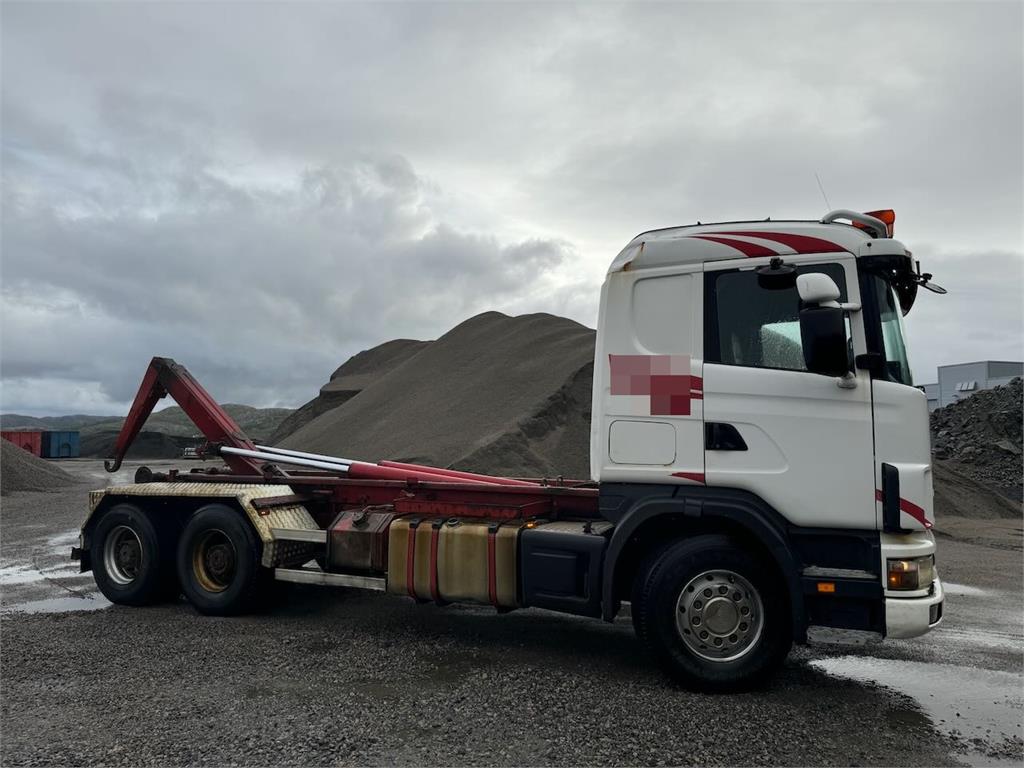 Scania R164 6x4 Hook truck.