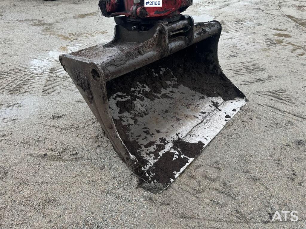 Volvo EC180DL Tracked excavator w/ tilt and 2 buckets.
