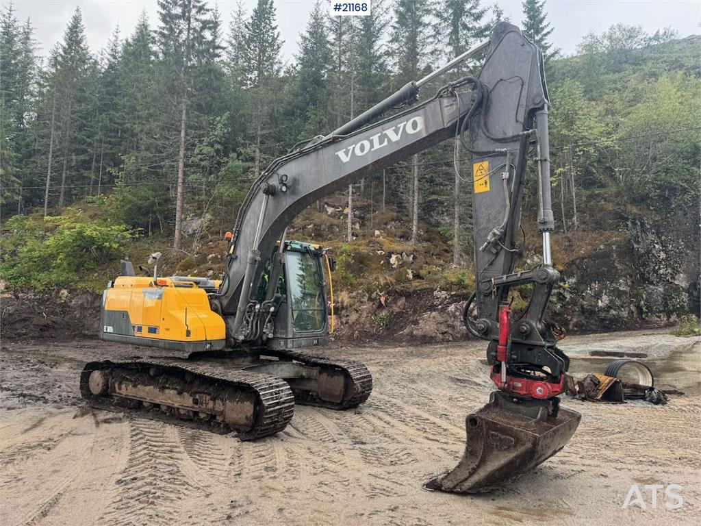 Volvo EC180DL Tracked excavator w/ tilt and 2 buckets.