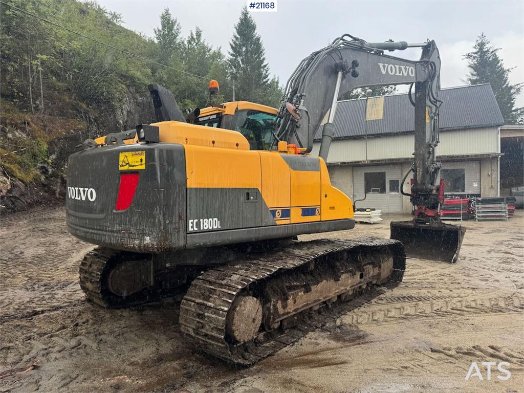 Volvo EC180DL Tracked excavator w/ tilt and 2 buckets.