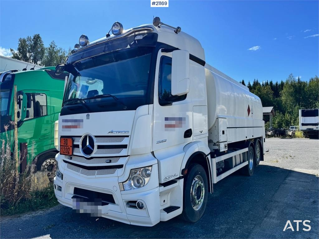 Mercedes-Benz Actros 2553 Tank truck.