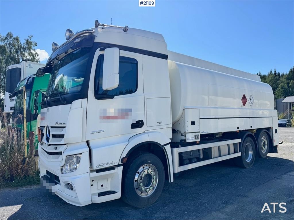 Mercedes-Benz Actros 2553 Tank truck.