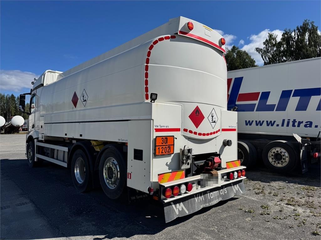 Mercedes-Benz Actros 2553 Tank truck.
