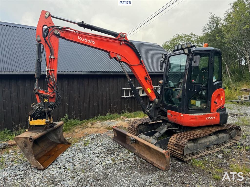 Kubota U55-4 Beltegraver m/ 2 skuffer, klype og pigghamme
