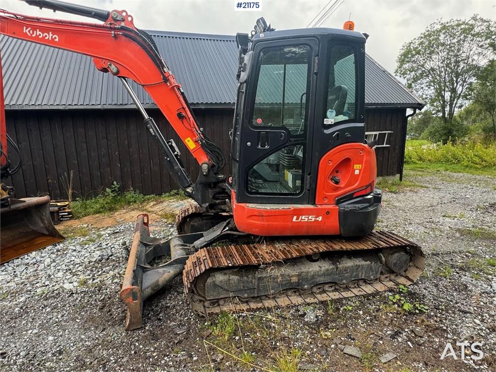 Kubota U55-4 Beltegraver m/ 2 skuffer, klype og pigghamme