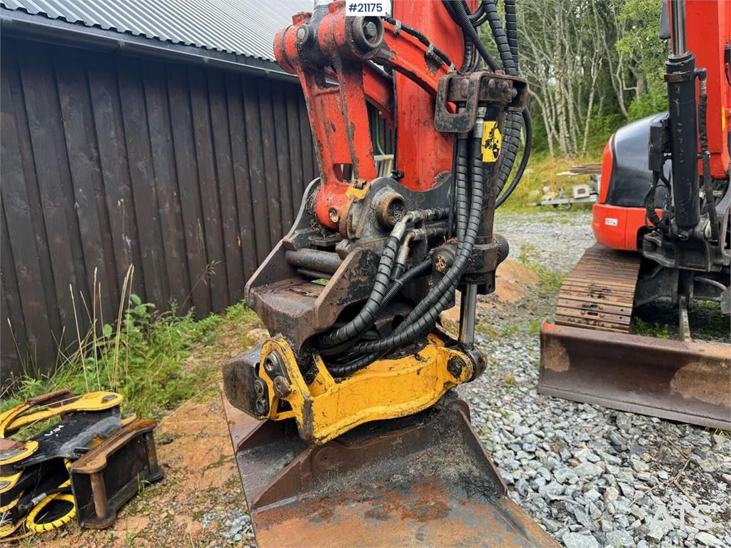 Kubota U55-4 Beltegraver m/ 2 skuffer, klype og pigghamme