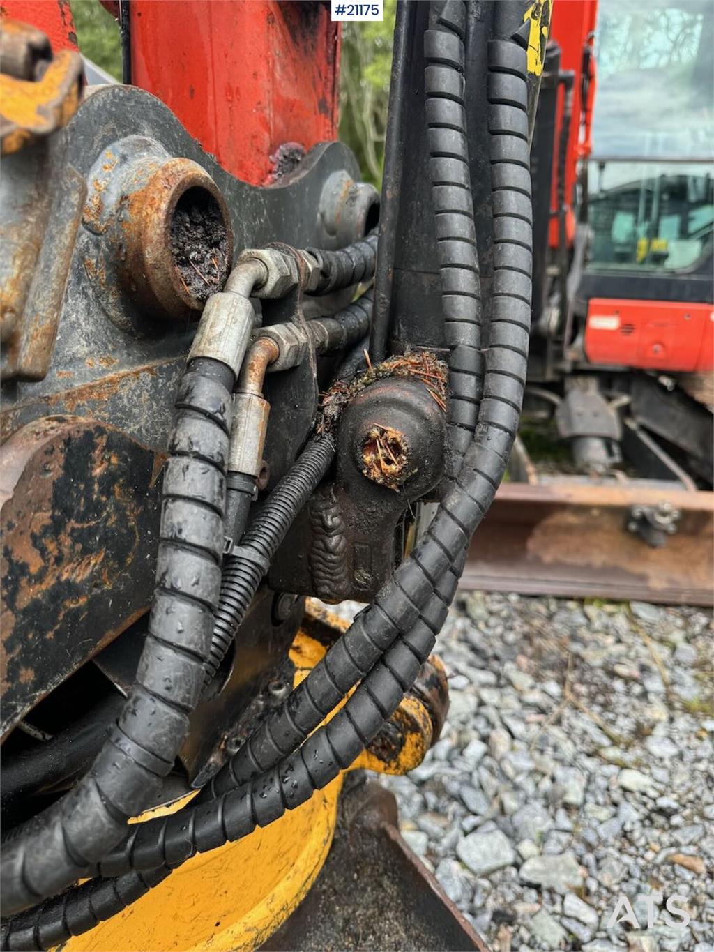 Kubota U55-4 Beltegraver m/ 2 skuffer, klype og pigghamme